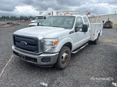 2016 Ford F-350 XL 4x2 Crew Cab Utility Truck