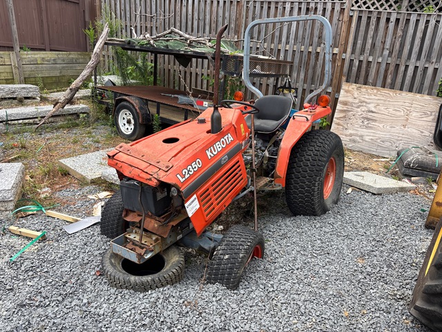 Kubota L2350 4WD Utility Tractor (Inoperable)