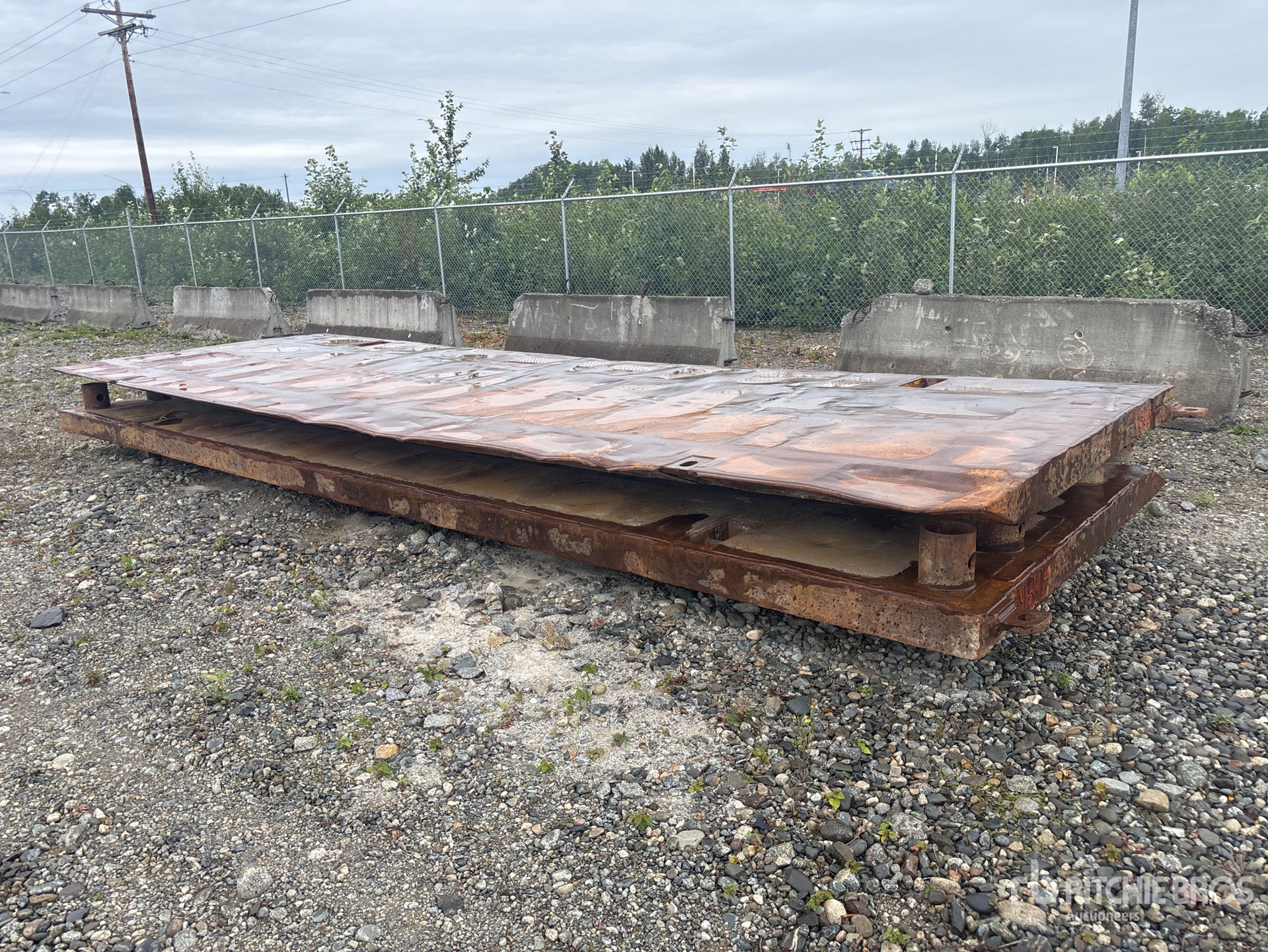 Quantity of (2) 2000 GME 8 ft x 24 ft (6 in Wall) Trench Shield