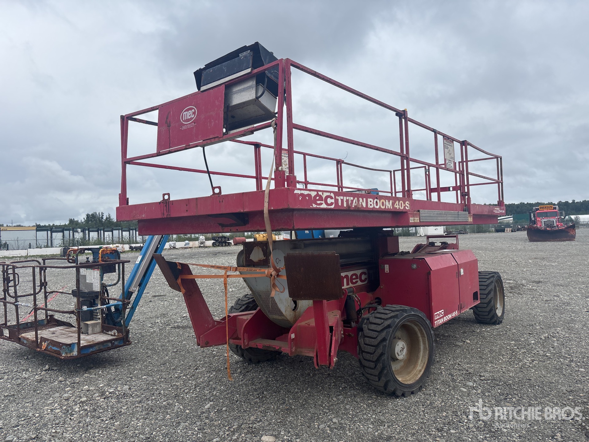 2010 MEC 40-S 4WD Diesel Articulating Boom Lift