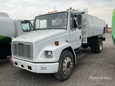 1998 Freightliner FL 70 4x2 Camion citerne de carburant