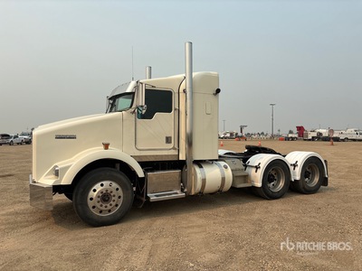 2001 Kenworth T800 6x4 T/A Sleeper Truck Tractor