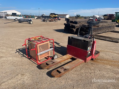 Raymond 8400 1500 lb Electric Pallet Jack