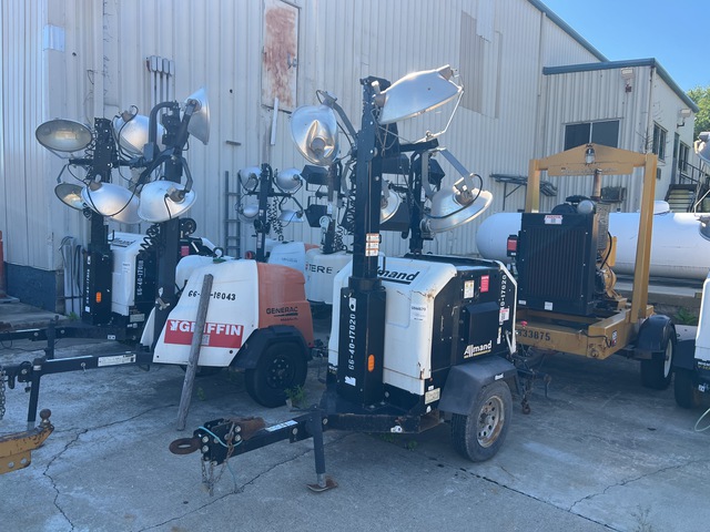 2017 Allmand Night-Lite V-Series 8 kW Light Tower