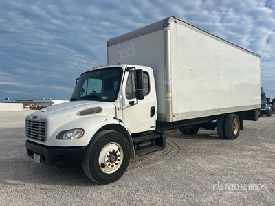 2012 Freightliner M2106 4x2 バントラック (Inoperable)