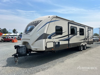 2015 Crossroads 32 ft T/A Remorque récréative