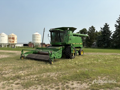 1995 John Deere 9600 Combine Harvester