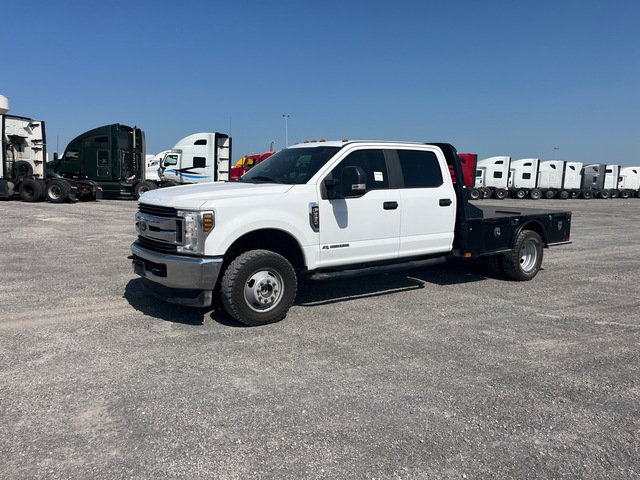 2019 Ford F-350 XL 4x4 Crew Cab Flatbed Truck