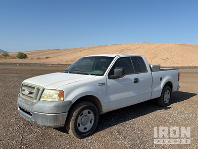 2006 Ford F-150 XL 4x2 Extended Cab بيك اب