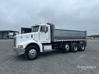 1999 Peterbilt 385 8x4 Camion à benne basculante Tri/E