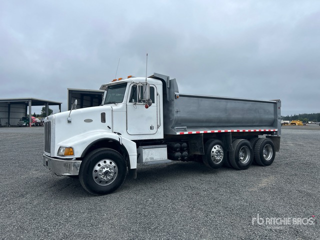 1999 Peterbilt 385 8x4 Tri/A Dump Truck