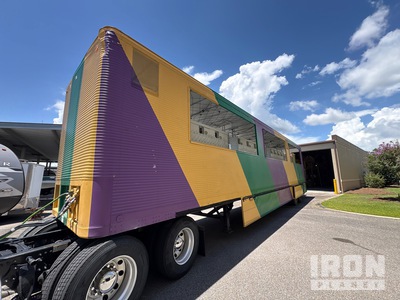 1988 Fruehauf 53 ft T/A Mardi Gras Float Van Trailer