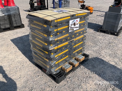 Quantity of (130) 2026 WST80 Lote de Topes para Estacionamiento (Sin Usar) / Rubber Parking Wheel Stopper (Unused)