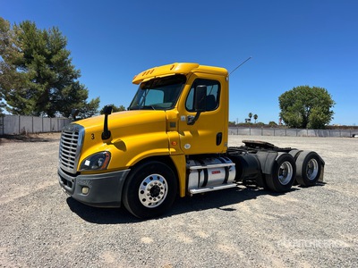 2013 Freightliner Cascadia 6x4 Cabeza Tractora Cabina Corta