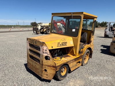 United Tractor GC-340-4A9 4x2 Camión remolcador de plataforma (Inoperable)