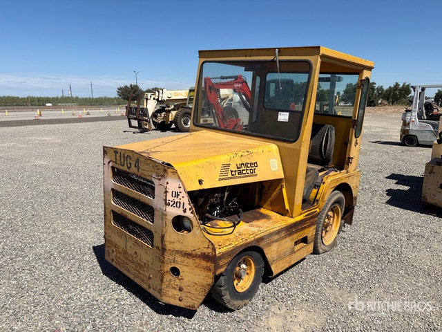 United Tractor GC-340-4A9 Tow Tractor (Inoperable)