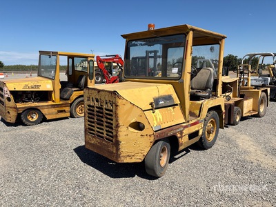 Harlan 4x2 Camión remolcador de plataforma (Inoperable)