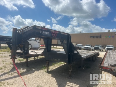 2002 PJ 30 ft T/A Gooseneck Equipment Trailer