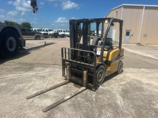 2007 Yale GP050VXEVAE078 5000 lb Pneumatic Tire Forklift