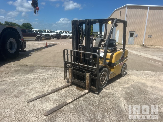 2007 Yale GP050VXEVAE078 5000 lb Pneumatic Tire Forklift