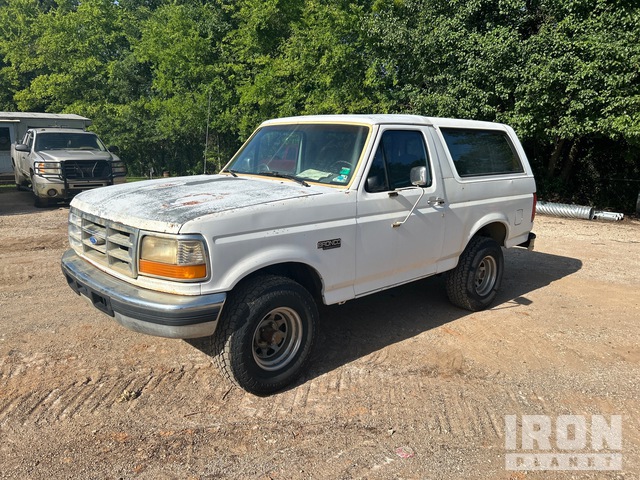 1992 Ford Bronco Custom 4WD SUV