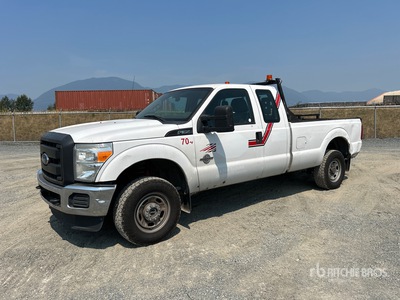 2015 Ford F-350 Super Duty 4x4 Extended Cab Pickup