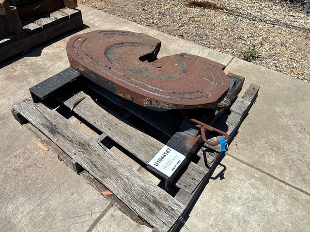 5th Wheel Plate - Fits Truck