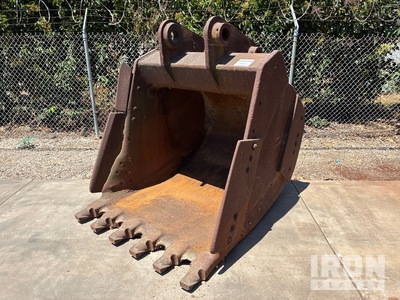 Esco 54 in Digging Excavator Bucket - Fits Komatsu PC400