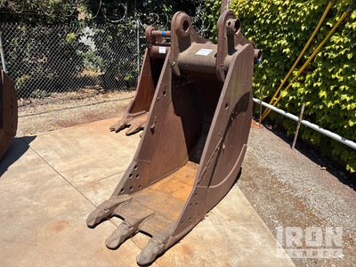 28 in 1.5 cyd Digging Excavator Bucket - Fits Komatsu PC400