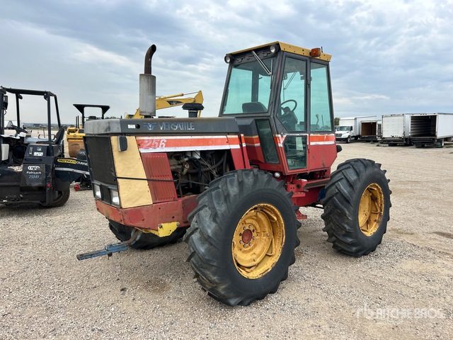 Versatile 256 Bi-Directional Tractor (Inoperable)