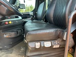 Cab with Seats/armrests