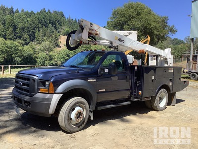 2007 Altec AT37 G 37.5 ft on 2007 Ford F-550 F-550 4x4 Bucket Truck