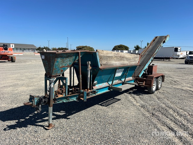 2000 20 in x Portable Sand Conveyor Trailer