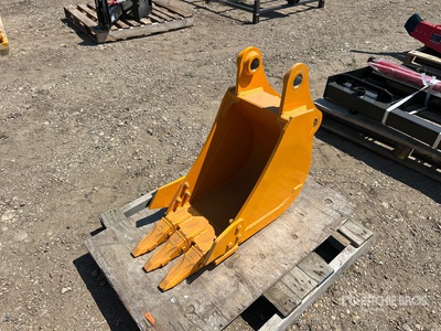 2026 GIYI GY-BK 12 in Excavator Bucket - Fits Cat 305 (Unused)