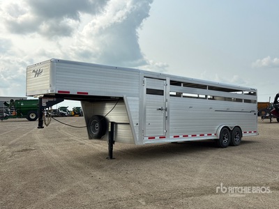 2026 Hillsbord Industries 33 ft T/A Livestock Trailer