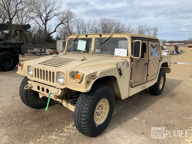 2007 AM General M1097R1 HMMWV 4 Door Soft Top w/Truck Body