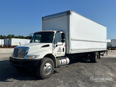 2018 International Durastar 4300 4x2 شاحنة فان