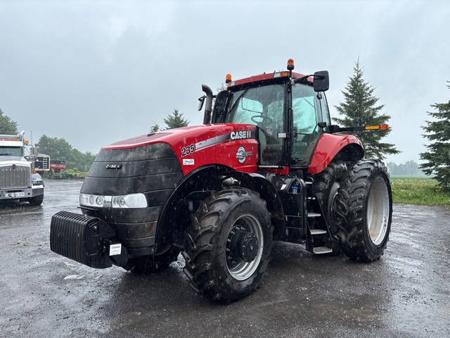 2013 Case IH Magnum 235 4WD Tractor