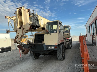 1997 Lorain LRT-220 Hydraulic Truck Crane