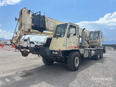 1997 Lorain LRT-220 6x4 Hydraulic Truck Crane