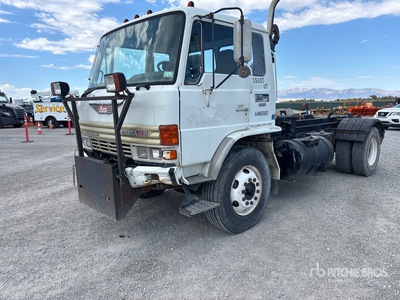 1992 Hino SG 4x2 Camión con gancho