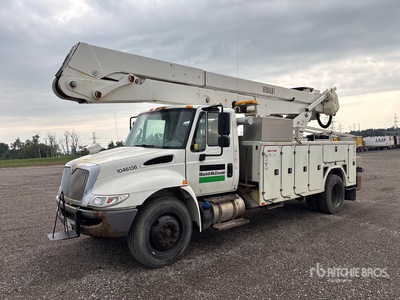 Versalift on 2018 International 4300 SBA 4x2 高所作業車