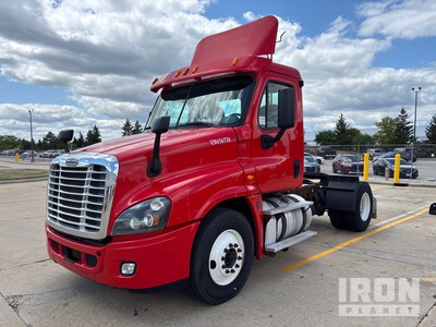 2012 Freightliner Cascadia 125 4x2 Van Truck