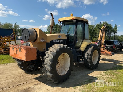 New Holland TV140 Bi-Directional 4WD Tractor