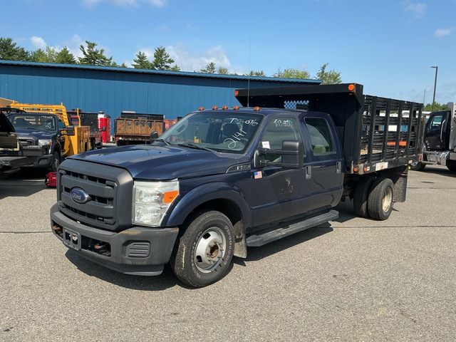 2013 Ford F-350 Super Duty XL Flatbed Truck