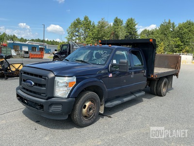 2013 Ford F-350 XL Super Duty Flatbed Truck
