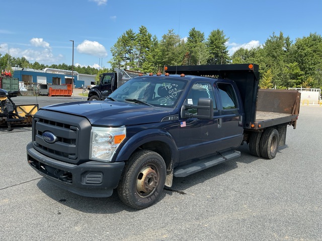 2013 Ford F-350 XL Super Duty Flatbed Truck