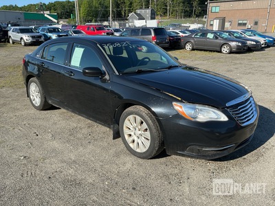 2013 Chrysler 200 LX Sedan