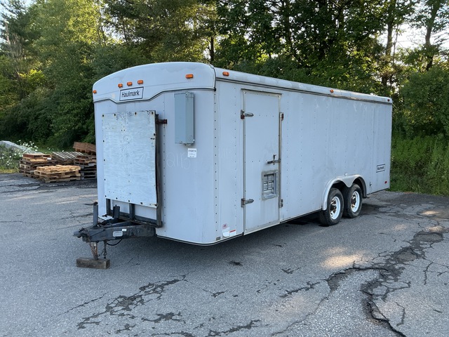 2000 Haulmark G220B3-102 Enclosed Trailer