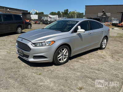 2015 Ford Fusion SE Sedan